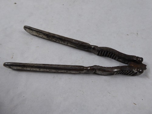 Sehr alter nussknacker metall - nussknacker,