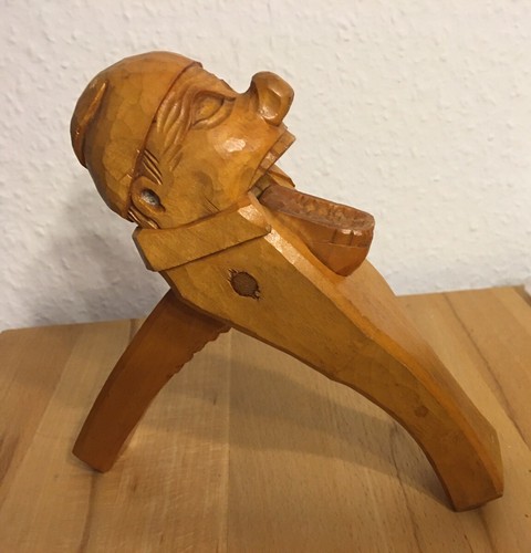 Sehr alter nussknacker holz - sehr,